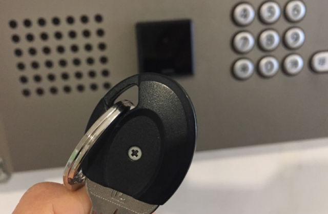 ハンズフリーキー